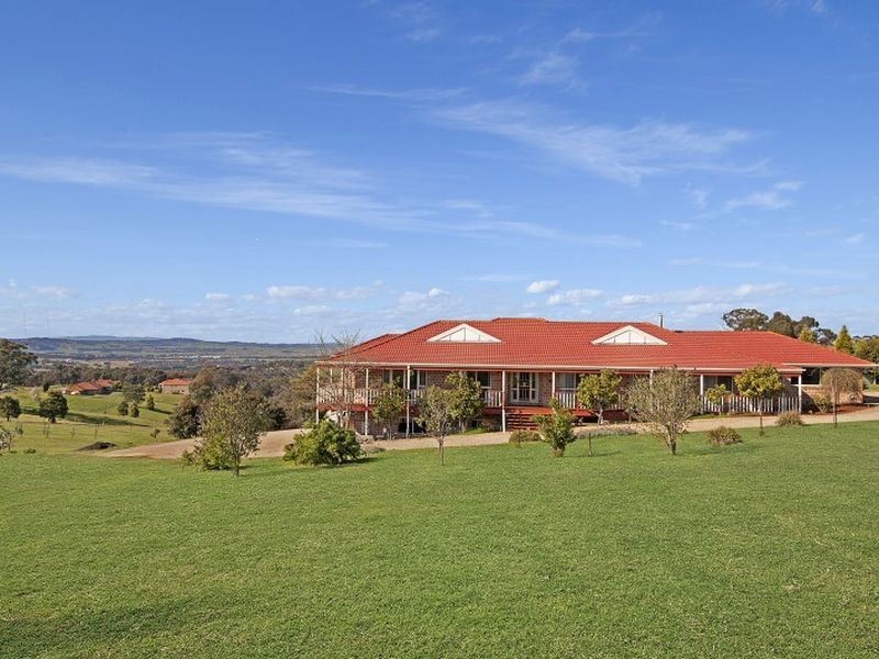 1 Ironbark Court, Hidden Valley VIC 3756 LJ Hooker Wallan Sold