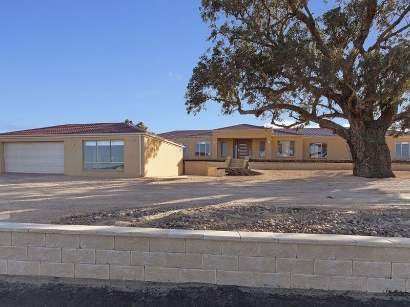 2 Carmelo Court, Hidden Valley VIC 3756