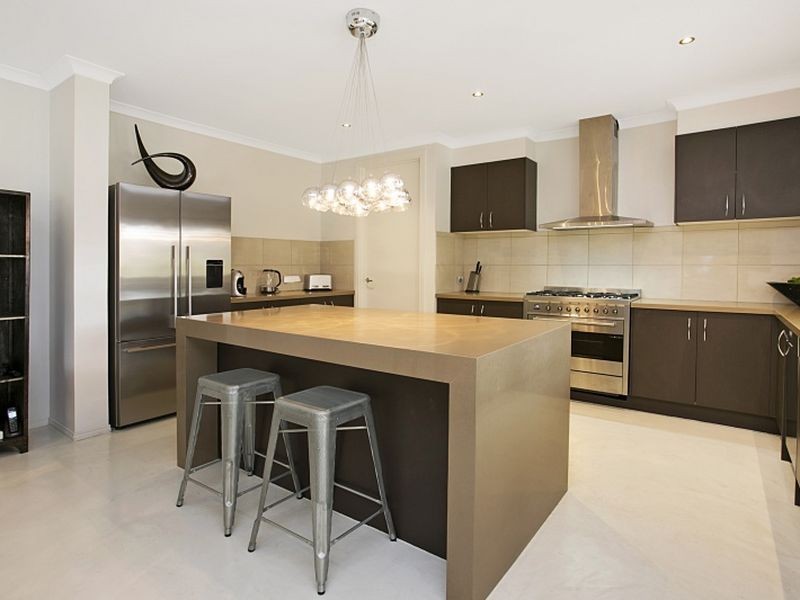 2 Carmelo Court, Hidden Valley VIC 3756