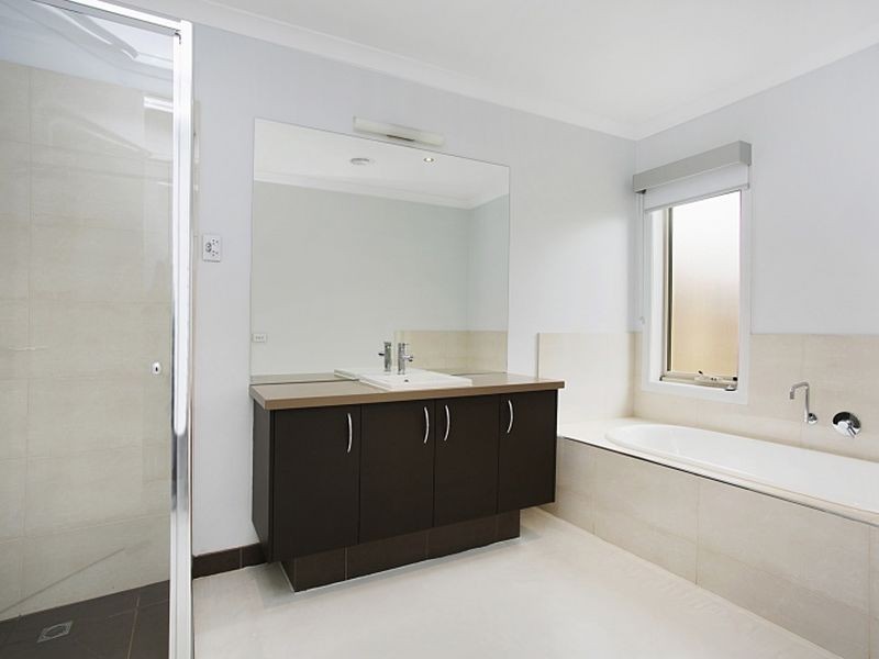 2 Carmelo Court, Hidden Valley VIC 3756