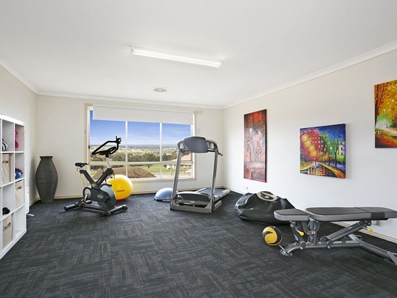 2 Carmelo Court, Hidden Valley VIC 3756