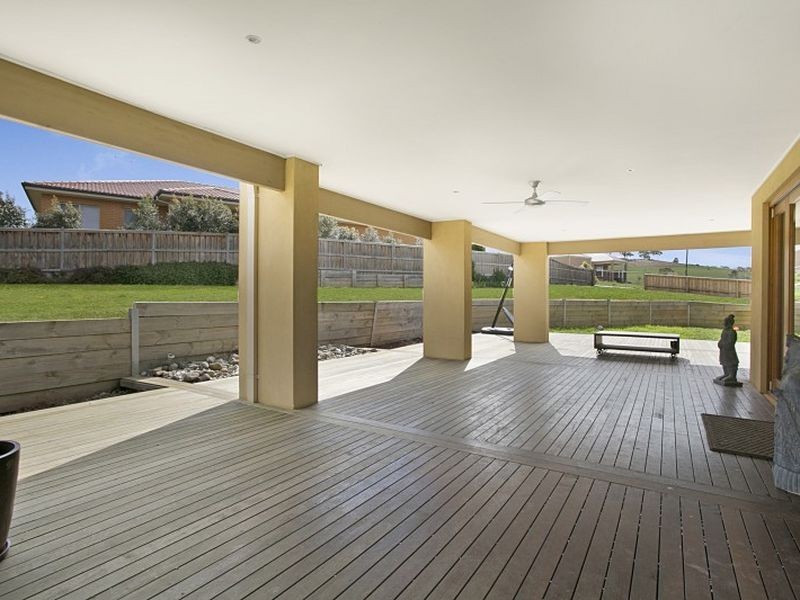 2 Carmelo Court, Hidden Valley VIC 3756