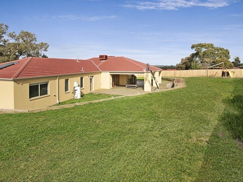 2 Carmelo Court, Hidden Valley VIC 3756
