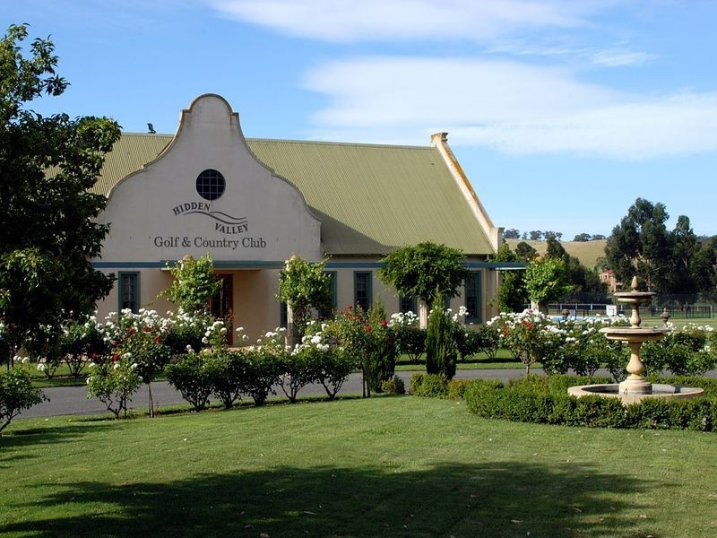 2 Carmelo Court, Hidden Valley VIC 3756