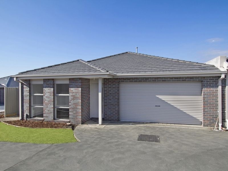 9/43 Darraweit Road, Wallan VIC 3756
