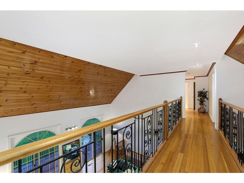 2 Mountain Ash Court, Hidden Valley VIC 3756