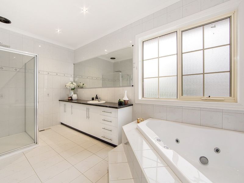 2 Mountain Ash Court, Hidden Valley VIC 3756