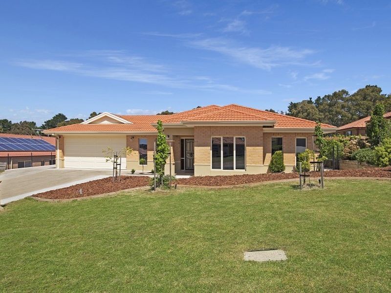 41 Carmelo Court, Hidden Valley VIC 3756