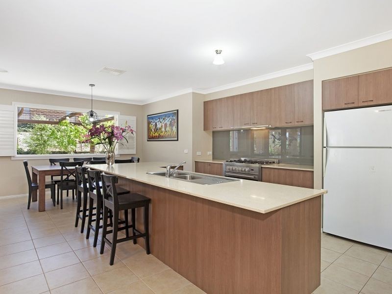 41 Carmelo Court, Hidden Valley VIC 3756