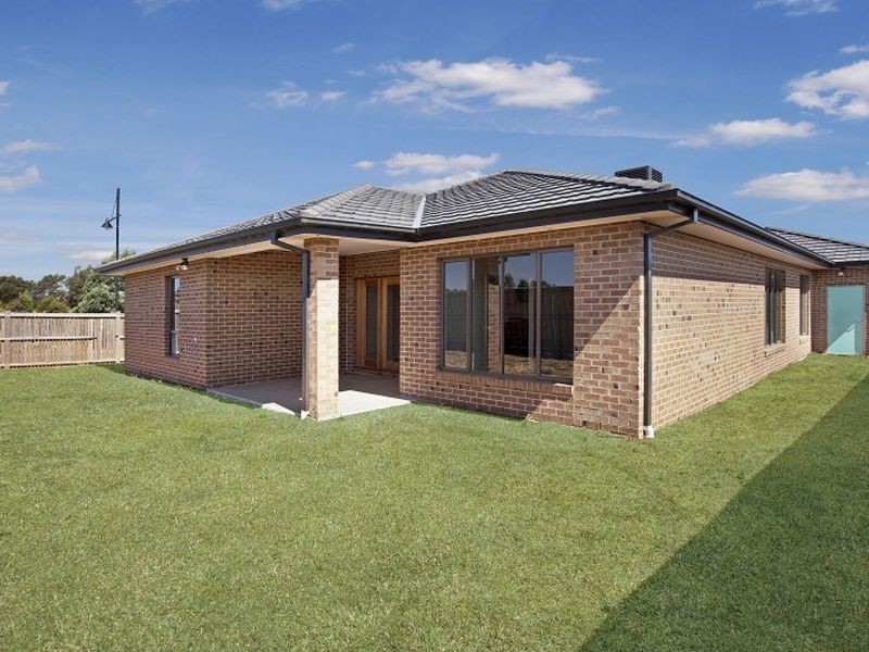 14 Golf Links Drive, Beveridge VIC 3753