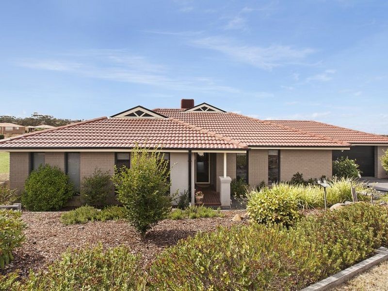 15 Craig Parry Drive, Hidden Valley VIC 3756