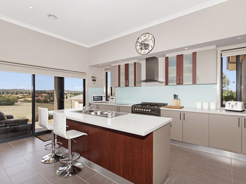 15 Craig Parry Drive, Hidden Valley VIC 3756