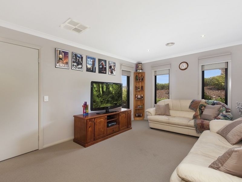 15 Craig Parry Drive, Hidden Valley VIC 3756