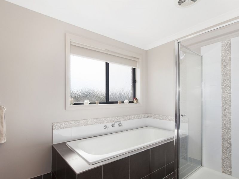 15 Craig Parry Drive, Hidden Valley VIC 3756