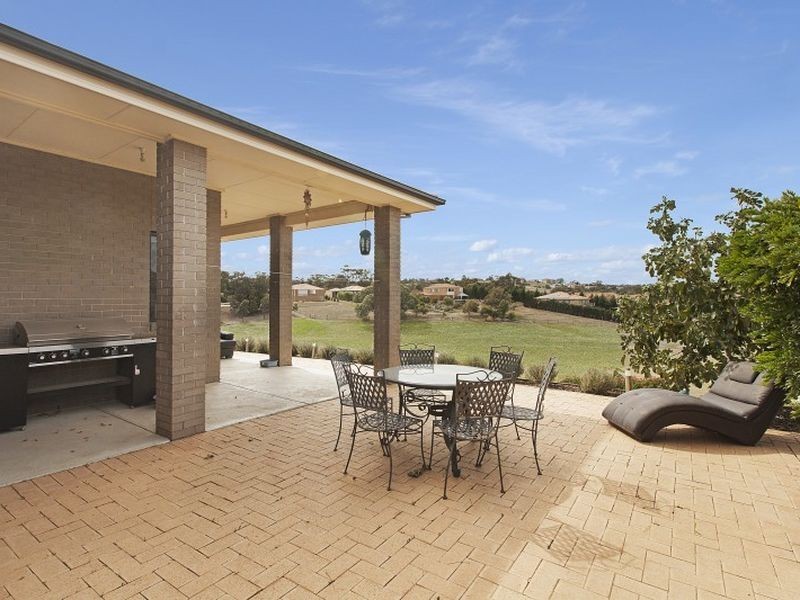 15 Craig Parry Drive, Hidden Valley VIC 3756
