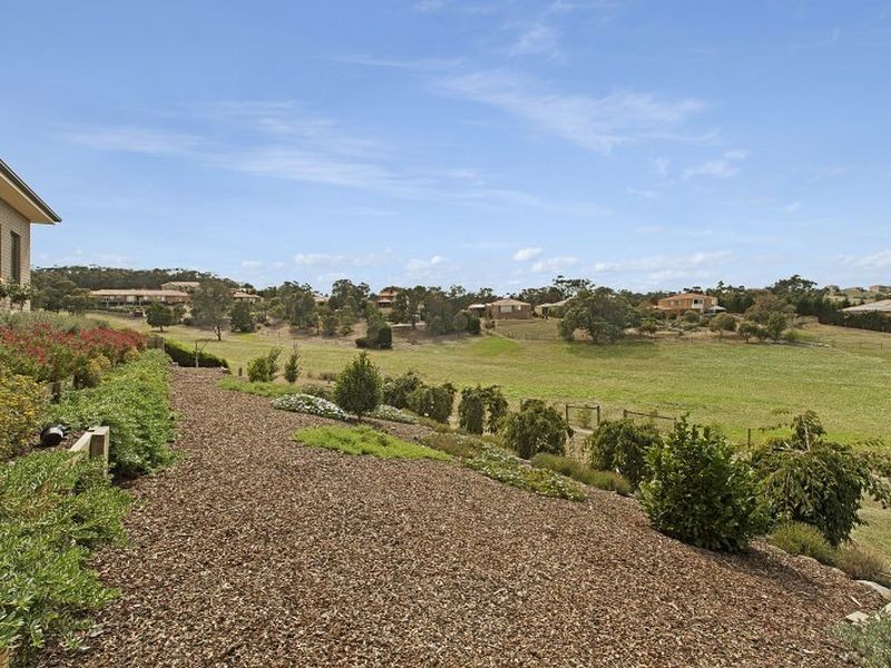 15 Craig Parry Drive, Hidden Valley VIC 3756