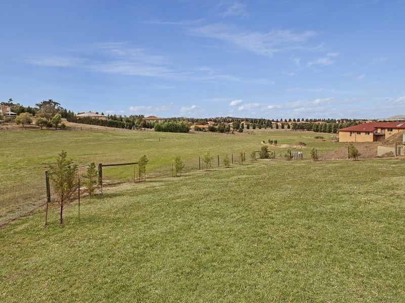 15 Craig Parry Drive, Hidden Valley VIC 3756