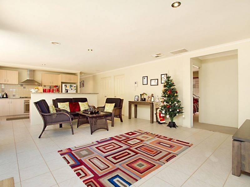 54 St Andrews Close, Hidden Valley VIC 3756