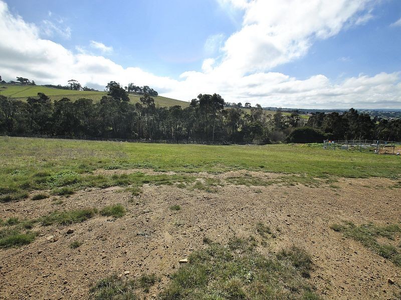 30 Aurina Drive, Hidden Valley VIC 3756