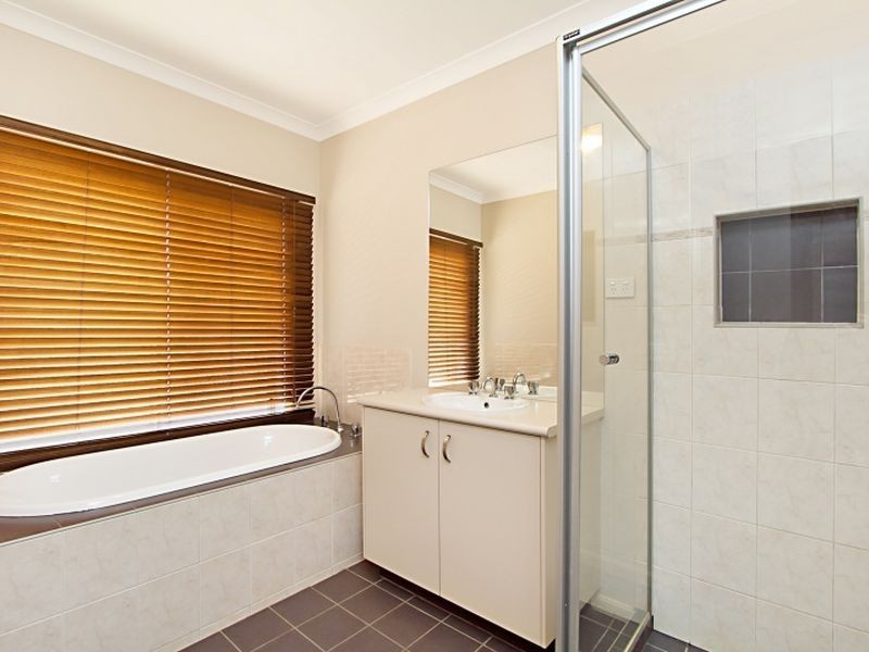 99 Valley Drive, Hidden Valley VIC 3756