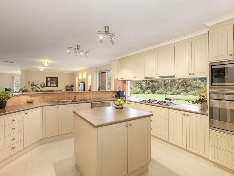 18 Villa Cora, Hidden Valley VIC 3756