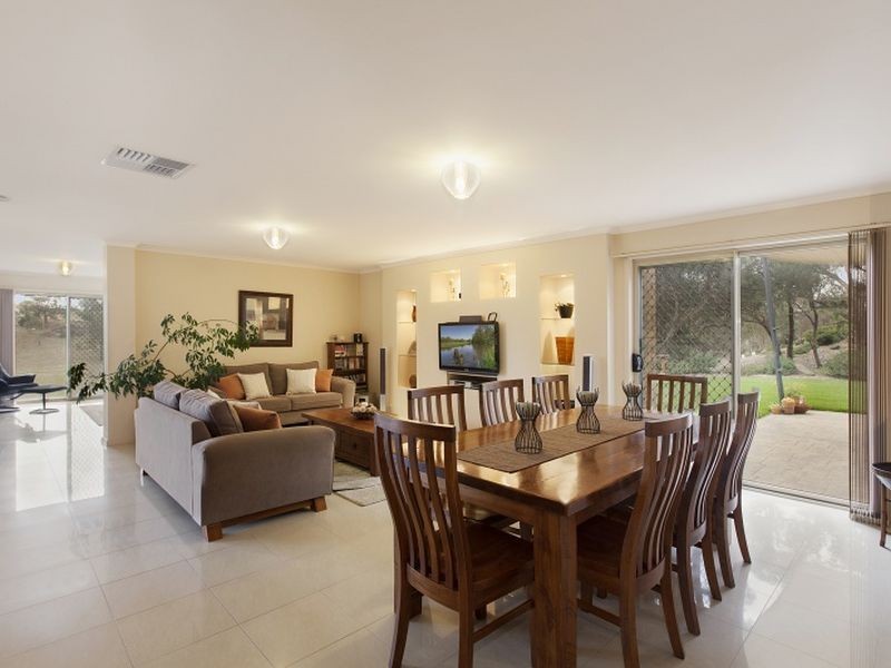 18 Villa Cora, Hidden Valley VIC 3756