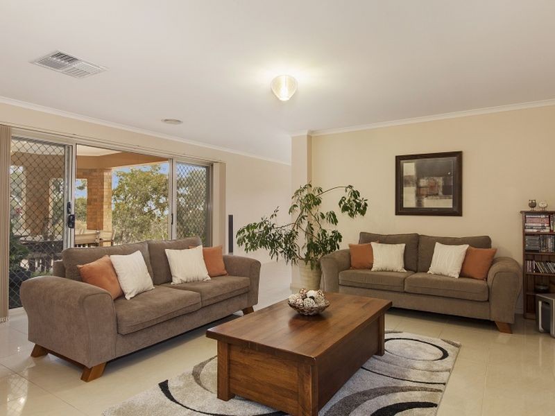 18 Villa Cora, Hidden Valley VIC 3756