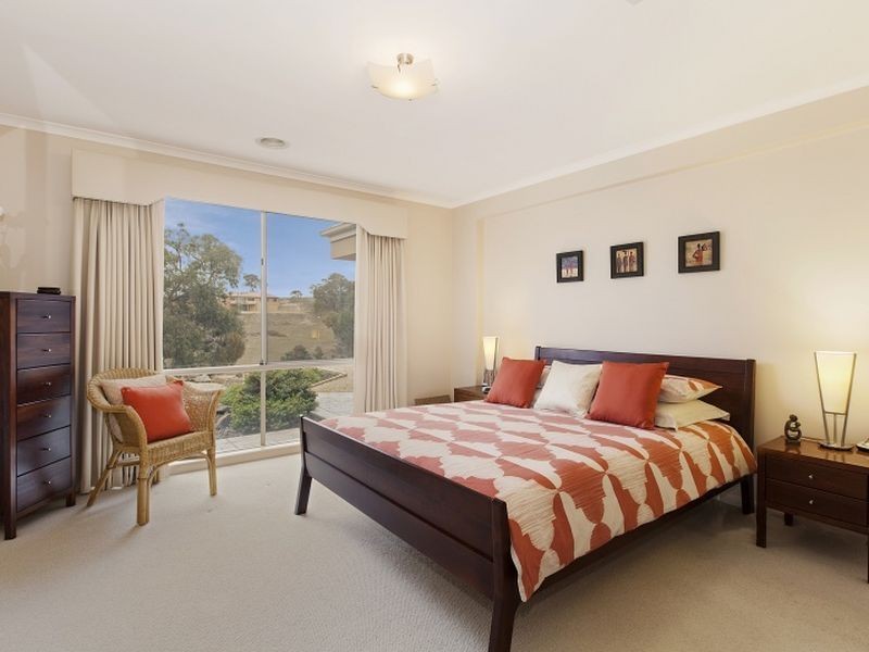 18 Villa Cora, Hidden Valley VIC 3756