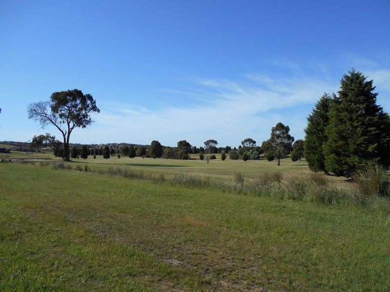 121 Valley Drive, Hidden Valley VIC 3756