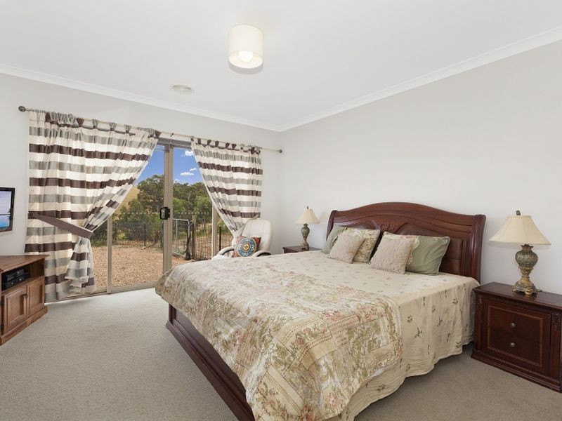 84 Valley Drive, Hidden Valley VIC 3756