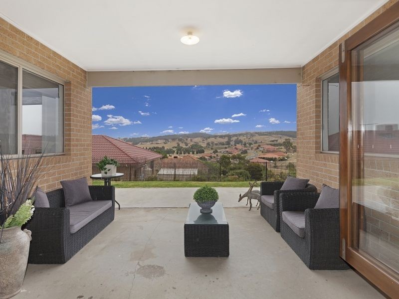 84 Valley Drive, Hidden Valley VIC 3756