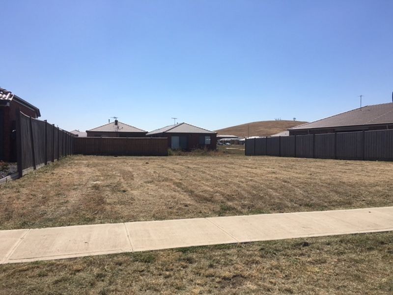 136 Wallara Waters Boulevard, Wallan VIC 3756