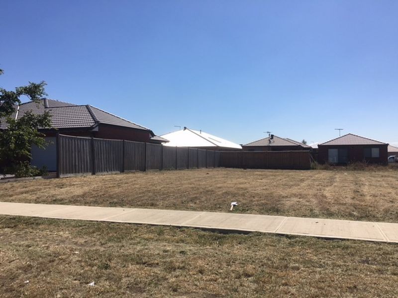 136 Wallara Waters Boulevard, Wallan VIC 3756