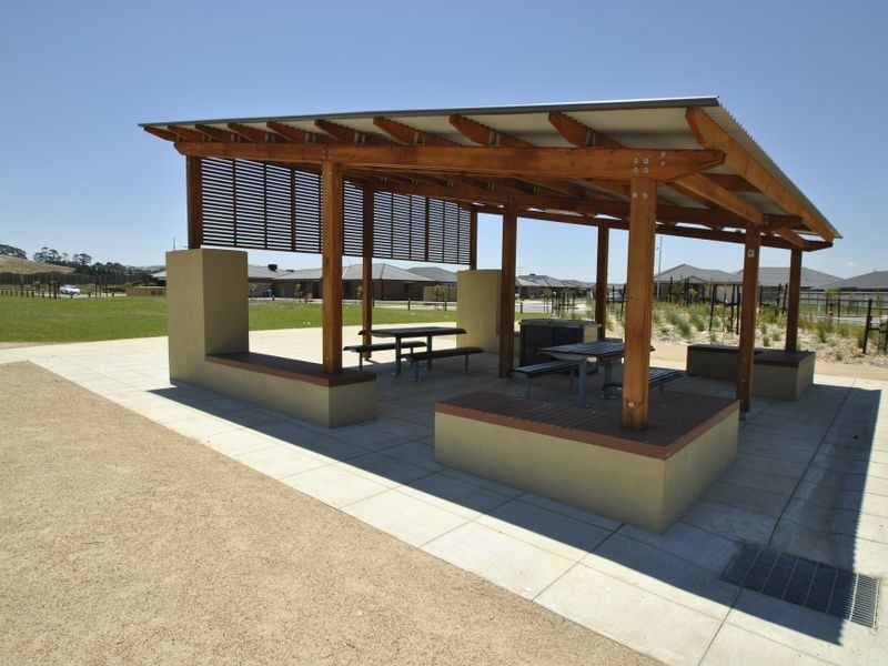 136 Wallara Waters Boulevard, Wallan VIC 3756