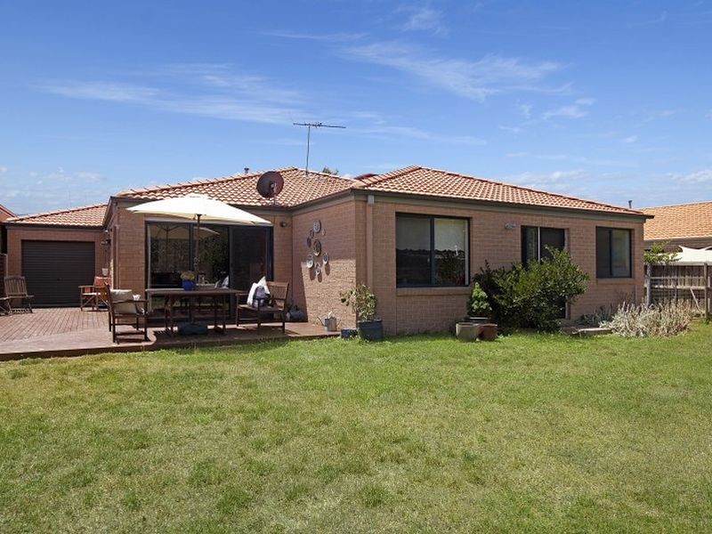 68 Augusta Way, Hidden Valley VIC 3756