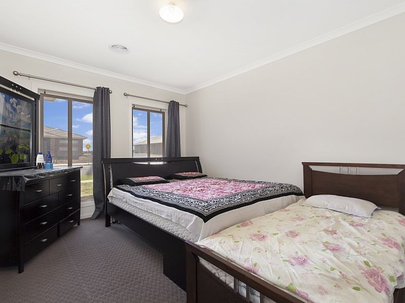 43 Golf Links Drive, Beveridge VIC 3753