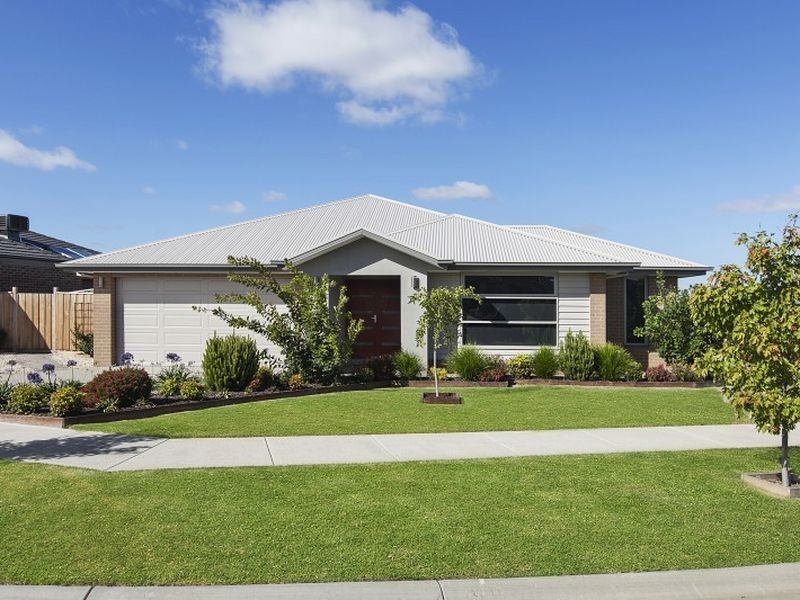 17 Halycon Bend, Beveridge VIC 3753