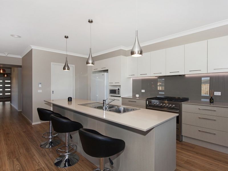 17 Halycon Bend, Beveridge VIC 3753