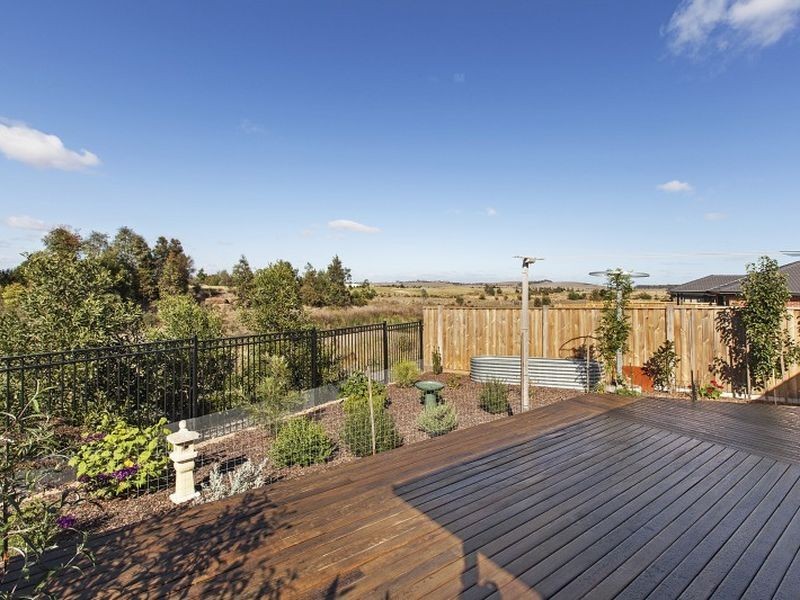 17 Halycon Bend, Beveridge VIC 3753