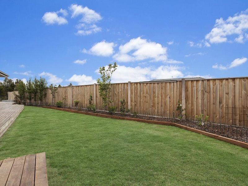 17 Halycon Bend, Beveridge VIC 3753