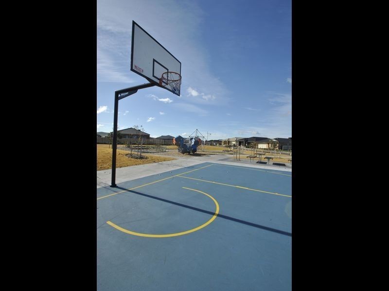 17 Halycon Bend, Beveridge VIC 3753