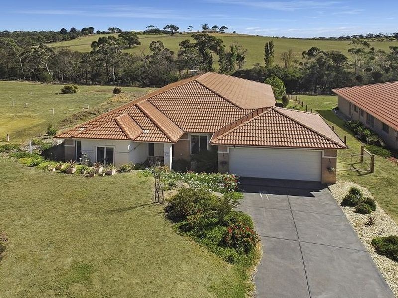 24 Aurina Drive, Hidden Valley VIC 3756