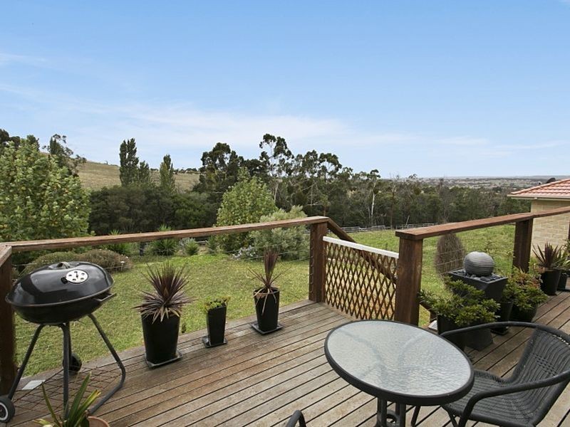24 Aurina Drive, Hidden Valley VIC 3756
