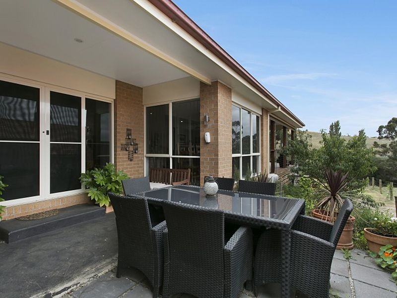 24 Aurina Drive, Hidden Valley VIC 3756