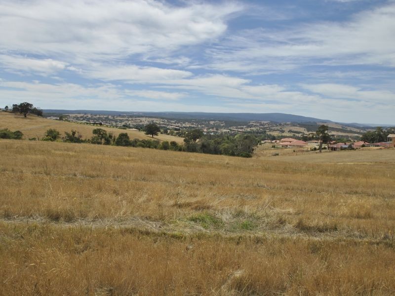 85 Carmelo Court, Hidden Valley VIC 3756