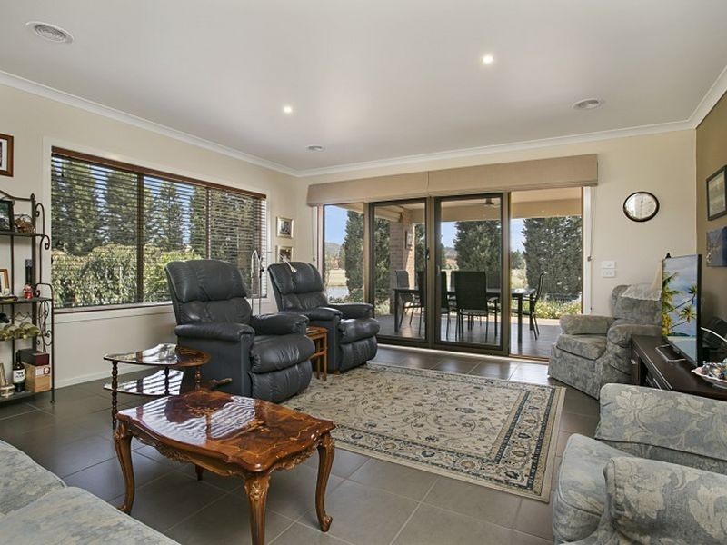 74 St Andrews Close, Hidden Valley VIC 3756