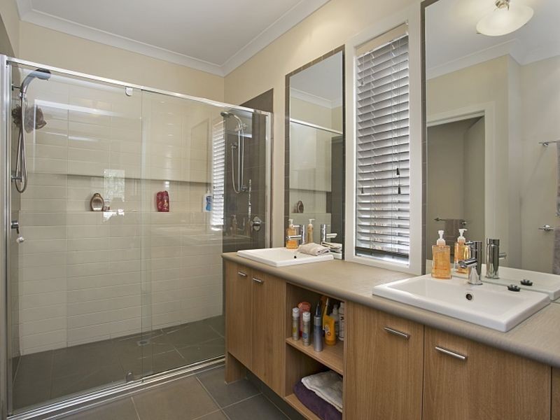 74 St Andrews Close, Hidden Valley VIC 3756