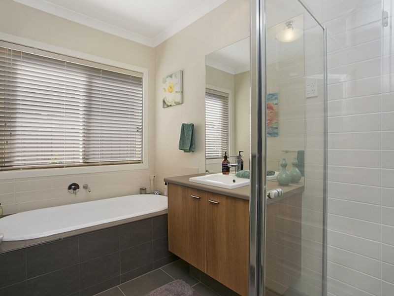 74 St Andrews Close, Hidden Valley VIC 3756