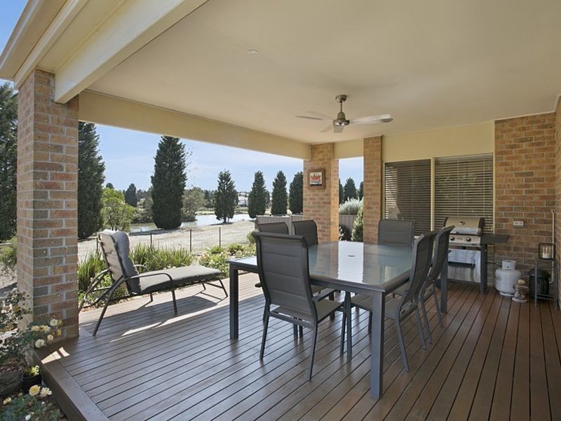 74 St Andrews Close, Hidden Valley VIC 3756