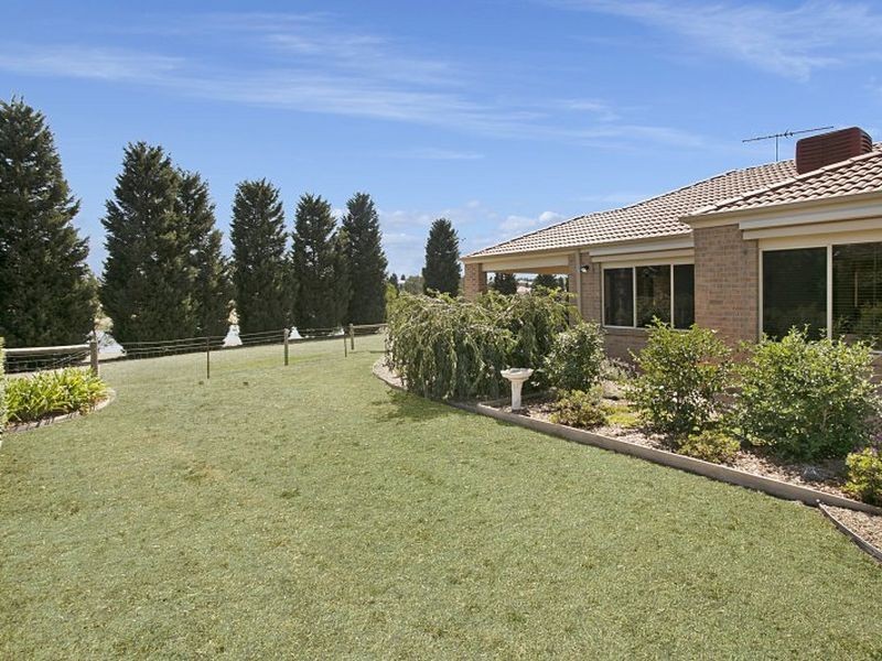 74 St Andrews Close, Hidden Valley VIC 3756